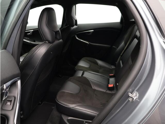 Volvo V40 2.0 T4 190PK Business Sport / Trekhaak / 17" / Nubuck-Leder / Stoelverwarming / LED / Cruise Control /