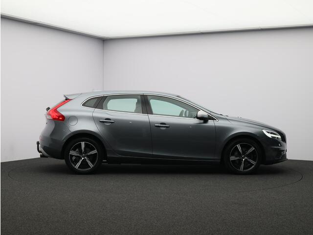 Volvo V40 2.0 T4 190PK Business Sport / Trekhaak / 17" / Nubuck-Leder / Stoelverwarming / LED / Cruise Control /