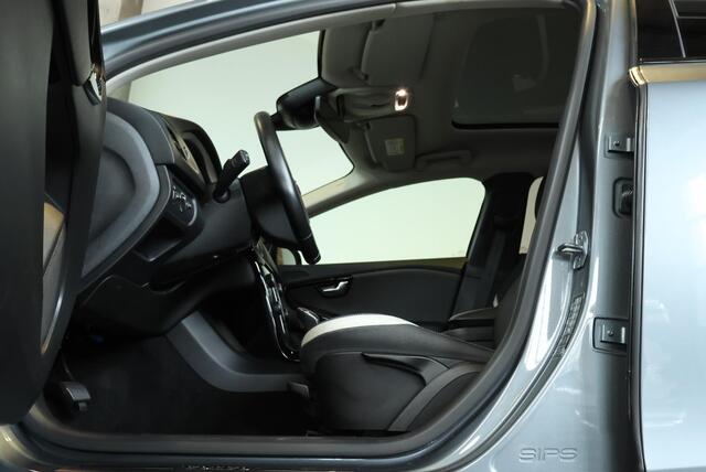 Volvo V40 T3 Automaat Dynamic Edition | Panoramadak | Climate Control | Stoelverwarming | Parkeercamera | Keyless Entree | Parkeersensoren voor + achter | Dealeronderhouden | High Performance Audio | Volvo on Call |