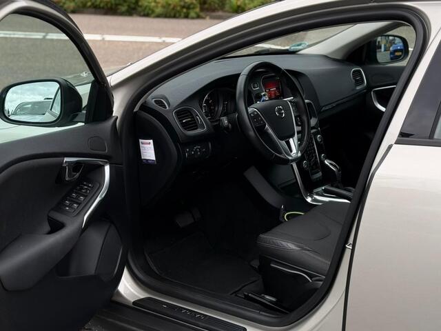 Volvo V40 CROSS COUNTRY 1.5 T3 A/T TREKHAAK