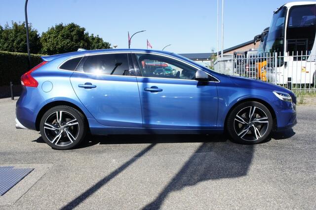 Volvo V40 2.0 T4 BNS SPORT R-design 1e-EIG LEDER/PANO/TREKHAAK/CAMERA