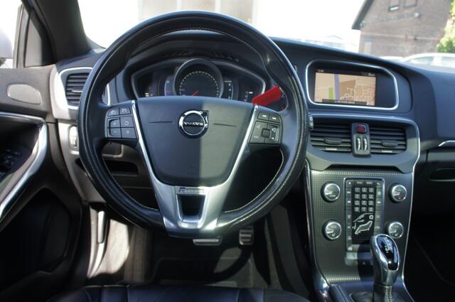 Volvo V40 2.0 T4 BNS SPORT R-design 1e-EIG LEDER/PANO/TREKHAAK/CAMERA