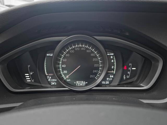 Volvo V40 1.5 T3 Polar+ Sport | Trekhaak | Panoramadak | H&K | Camera | BLIS |