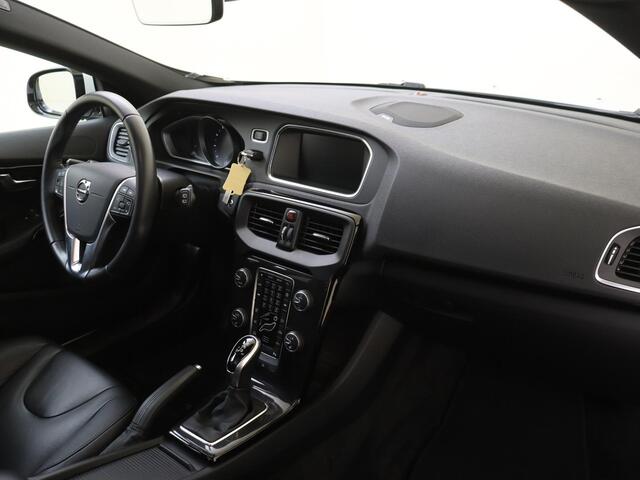 Volvo V40 1.5 T3 Dynamic Edition | Panoramadak | Achteruitrijcamera | Navigatie