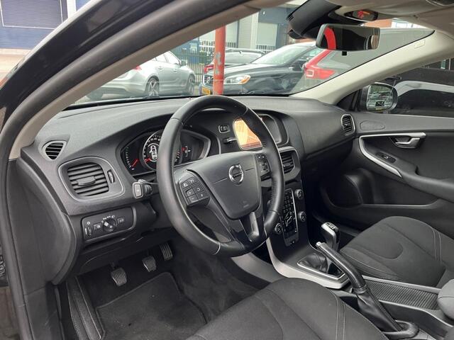 Volvo V40 2.0 T2 122 PK Navi Led koplampen Bluetooth Stoelverwarming