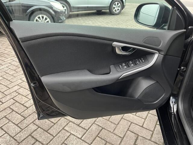 Volvo V40 2.0 T2 122 PK Navi Led koplampen Bluetooth Stoelverwarming