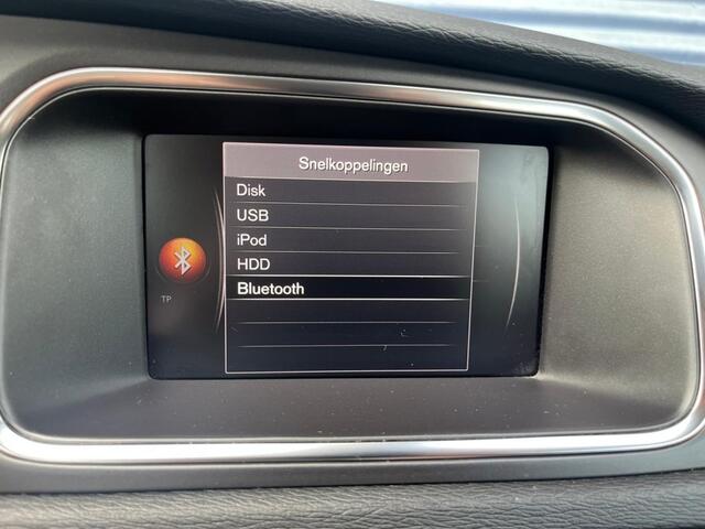 Volvo V40 2.0 T2 122PK Momentum 122 PK Camera Trekhaak Ledkoplampen