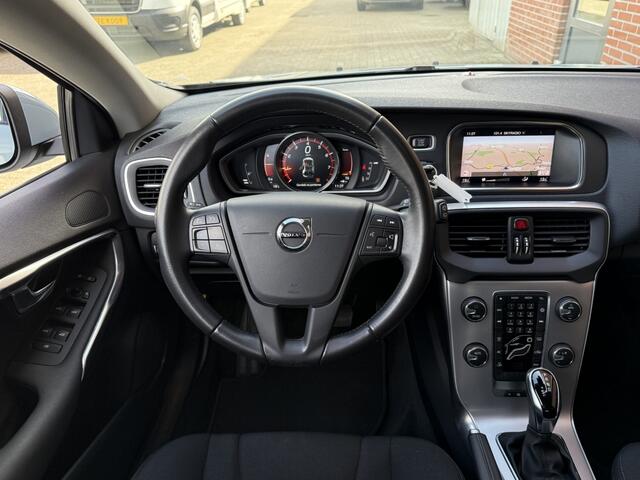 Volvo V40 1.5 T2 Kinetic AUTOMAAT NAVI CLIMA CRUISE PDC DAB 18"LMV