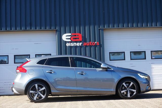 Volvo V40 1.5 T3 Polar+ Sport R- Design | PANO | FULL LED | TREKHAAK | LEDER | STOELVERW. | BLIS |