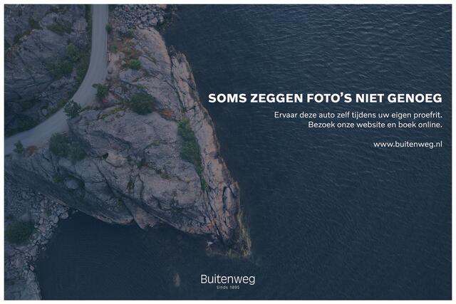 Volvo V40 CROSS COUNTRY 1.5 T3 Polar+ Luxury Navigatie | Panoramadak | Premium Sound by Harman Kardon | Parkeercamera | Standkachel