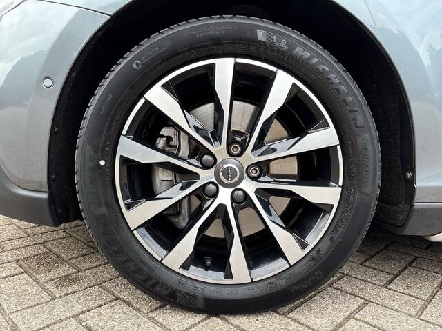 Volvo V40 CROSS COUNTRY 1.5 T3 Dynamic Edition / Keyless entry / Panorama dak / Audio by Harman Kardon /
