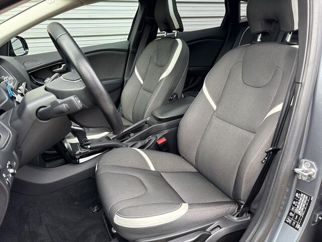 Volvo V40 CROSS COUNTRY 1.5 T3 Dynamic Edition / Keyless entry / Panorama dak / Audio by Harman Kardon /