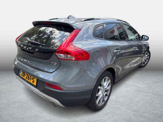 Volvo V40 CROSS COUNTRY 1.5 T3 Polar+ Luxury | Stoelverwarming | Standkachel | Volvo on Call | DAB | Parkeercamera | Parkeersensoren | Panoramadak | Keyless entry/start | extra getint glas |