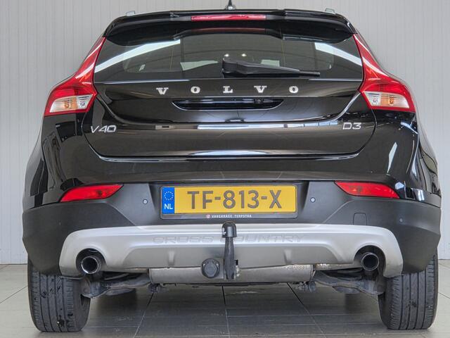 Volvo V40 CROSS COUNTRY 2.0 D3 Summum/ Automaat!/ Zwarte Hemel!/ LED Koplampen/ Trekhaak/ Camera/ Stoelverw./ Dodehoekdet./ Grootlichtass./ 16''LMV/ Keyless GO/ Clima/ Navi/ Cruise.Adapt/ Bluetooth/ Elek.Pakket/ Isofix/ PDC Achter
