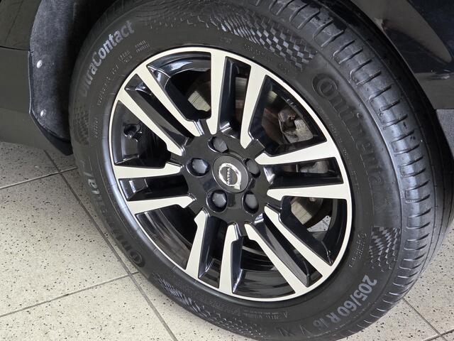 Volvo V40 CROSS COUNTRY 2.0 D3 Summum/ Automaat!/ Zwarte Hemel!/ LED Koplampen/ Trekhaak/ Camera/ Stoelverw./ Dodehoekdet./ Grootlichtass./ 16''LMV/ Keyless GO/ Clima/ Navi/ Cruise.Adapt/ Bluetooth/ Elek.Pakket/ Isofix/ PDC Achter