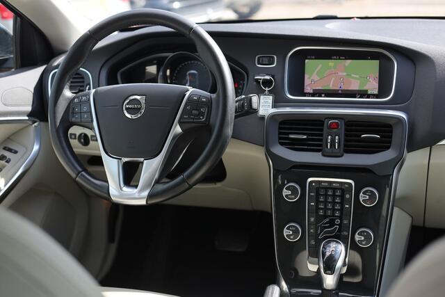 Volvo V40 CROSS COUNTRY 1.5 T3 NORDIC+ AUTOMAAT | NAVI | NL AUTO