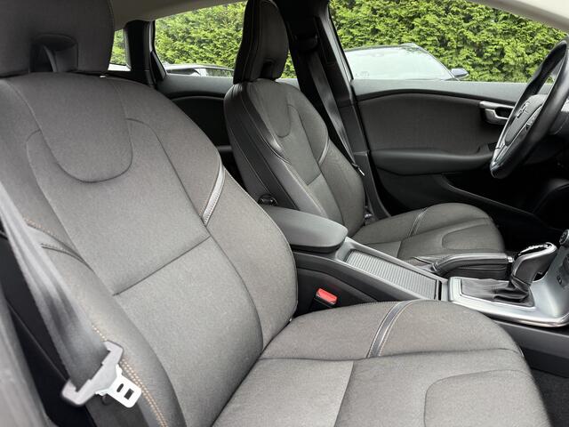 Volvo V40 CROSS COUNTRY 1.5 T3 Nordic+ 153pk Aut., Trekhaak | Clima | Navi