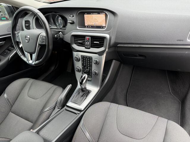 Volvo V40 CROSS COUNTRY 1.5 T3 Nordic+ 153pk Aut., Trekhaak | Clima | Navi