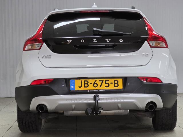Volvo V40 CROSS COUNTRY 1.5 T3 Summum/ Automaat!/ Trekhaak/ Vol Leder/ Camera/ Navi/ Clima/ Cruise/ Stoelverw./ Elek. pakket/ Isofix/ Bluetooth/ Multi. LEDER. Stuur/ PDC/ Dakrails.