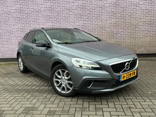 Volvo V40 CROSS COUNTRY T3 Polar+ Luxury | Navi | Cruise Control | Panoramadak | Harman Kardon Audio | Keyless | Getint Glas | Camera | DAB | Park Assist | Volvo On Call | 17" LM