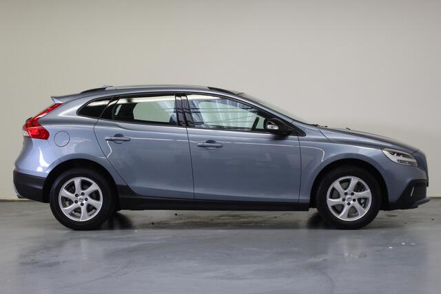 Volvo V40 CROSS COUNTRY 2.0 T3 Nordic | Rijklaarprijs | Leer | Pano dak |
