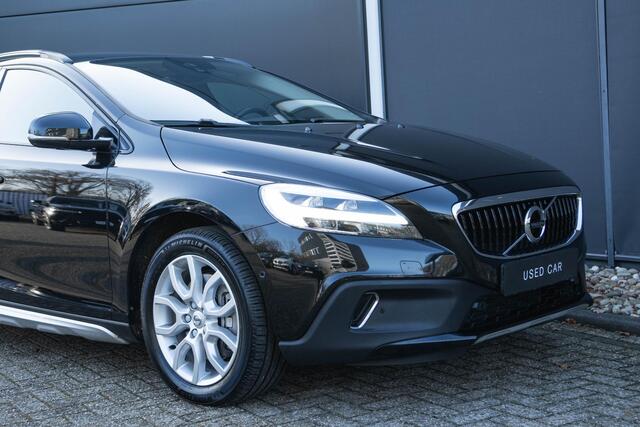 Volvo V40 CROSS COUNTRY T3 Automaat Polar+ Luxury | Panoramadak| Afneembare trekhaak| Alarmklasse 3| Premium Audio| Lederen Bekleding| Exterior Styling kit.