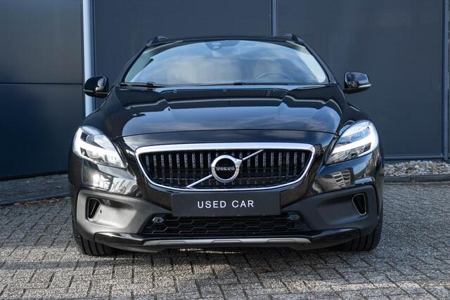 Volvo V40 CROSS COUNTRY T3 Automaat Polar+ Luxury | Panoramadak| Afneembare trekhaak| Alarmklasse 3| Premium Audio| Lederen Bekleding| Exterior Styling kit.
