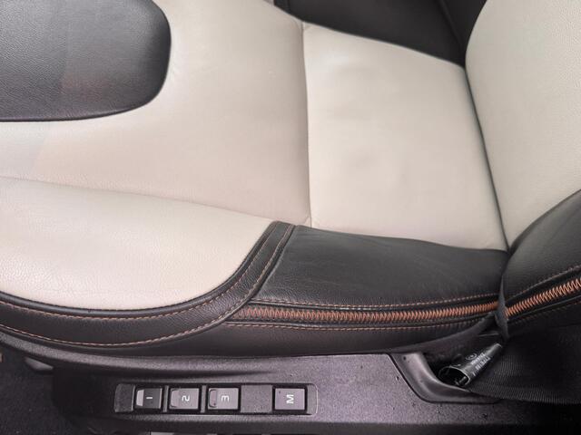 Volvo V40 CROSS COUNTRY 2.0 T4 Summum | Trekhaak | Standkachel | Camera | Keyless entry/start | Memory | Leder | Stoelverwarming |