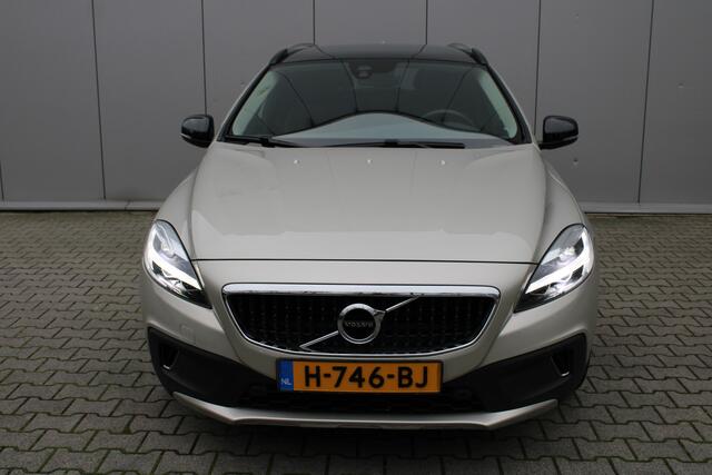 Volvo V40 CROSS COUNTRY T3 automaat Polar+ Luxury | 1e eigenaar | Dealer onderhouden | Panorama dak