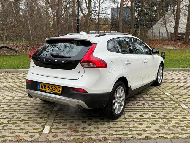 Volvo V40 CROSS COUNTRY 2.0 T4 Nordic+