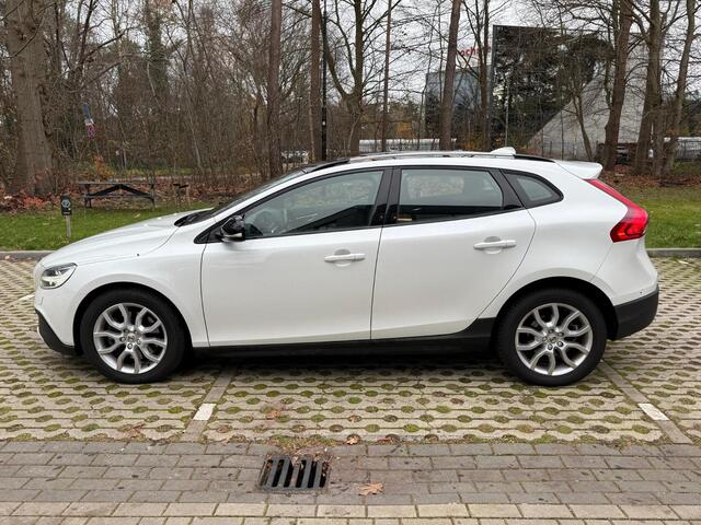 Volvo V40 CROSS COUNTRY 2.0 T4 Nordic+