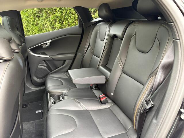 Volvo V40 CROSS COUNTRY T3 Polar+ Luxury | Panoramadak | Leder | Memory |