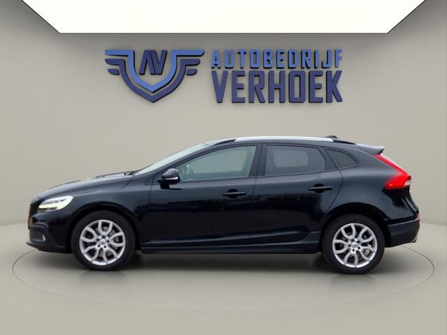 Volvo V40 CROSS COUNTRY 1.5 T3 Luxury Panodak - Trekhaak - NL Auto