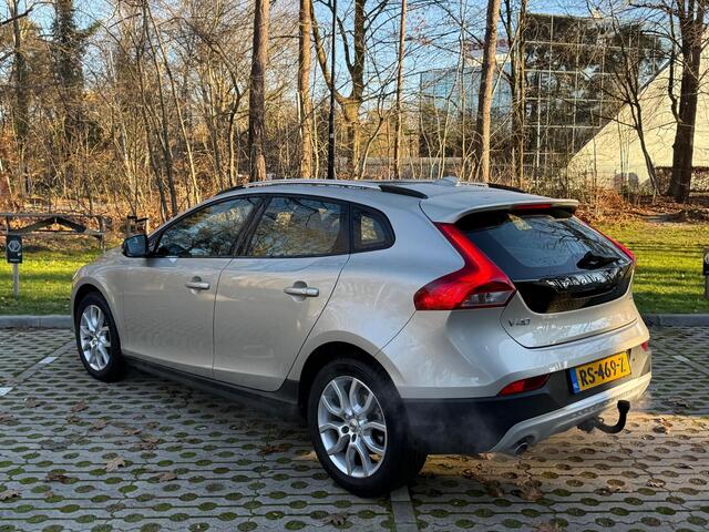 Volvo V40 CROSS COUNTRY 1.5 T3 Nordic+ Pano l BLIS
