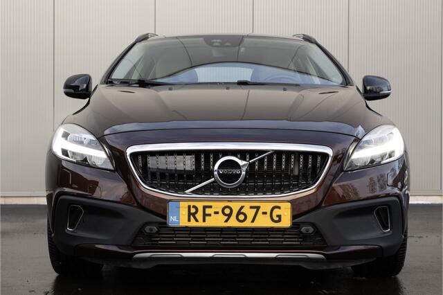 Volvo V40 CROSS COUNTRY 2.0 T4 AWD Nordic+ | PANO | LEDER