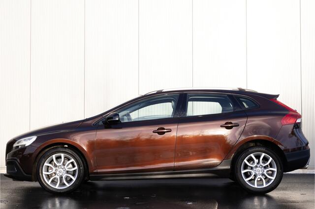 Volvo V40 CROSS COUNTRY 2.0 T4 AWD Nordic+ | PANO | LEDER