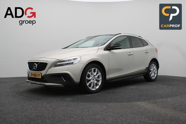 Volvo V40 CROSS COUNTRY 1.5 T3 Polar+ Luxury | Panoramadak | Lederen bekleding | Camera achter | Stoelverwarming |