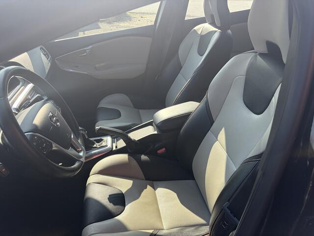 Volvo V40 CROSS COUNTRY 1.5 T3 Nordic+