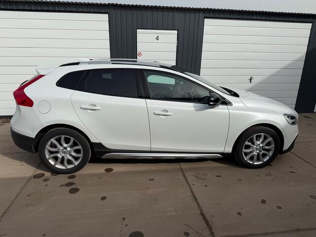 Volvo V40 CROSS COUNTRY 1.5 T3 Polar+ Luxury