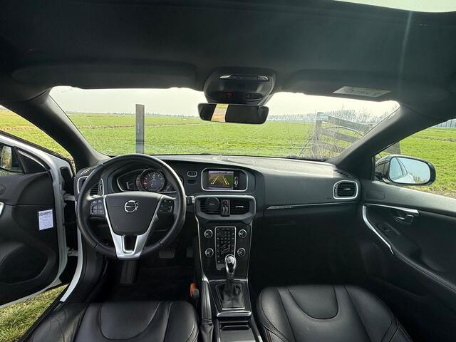 Volvo V40 CROSS COUNTRY 1.5 T3 Polar+ Luxury
