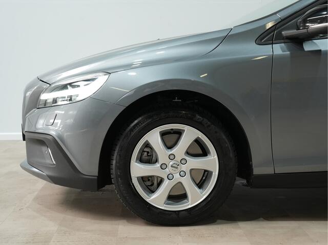 Volvo V40 CROSS COUNTRY 1.5 T3 150pk Automaat Nordic Navigatie Camera Standkachel Stoelverw. Acc 202