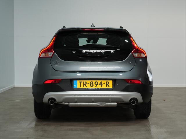 Volvo V40 CROSS COUNTRY 1.5 T3 150pk Automaat Nordic Navigatie Camera Standkachel Stoelverw. Acc 202