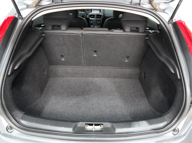 Volvo V40 CROSS COUNTRY 1.5 T3 150pk Automaat Nordic Navigatie Camera Standkachel Stoelverw. Acc 202