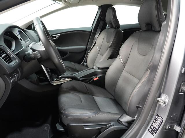 Volvo V40 CROSS COUNTRY 1.5 T3 150pk Automaat Nordic Navigatie Camera Standkachel Stoelverw. Acc 202