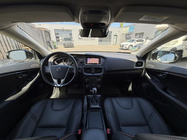 Volvo V40 CROSS COUNTRY 1.5 T3 Dynamic Edition Automaat Clima Leder Memory Led