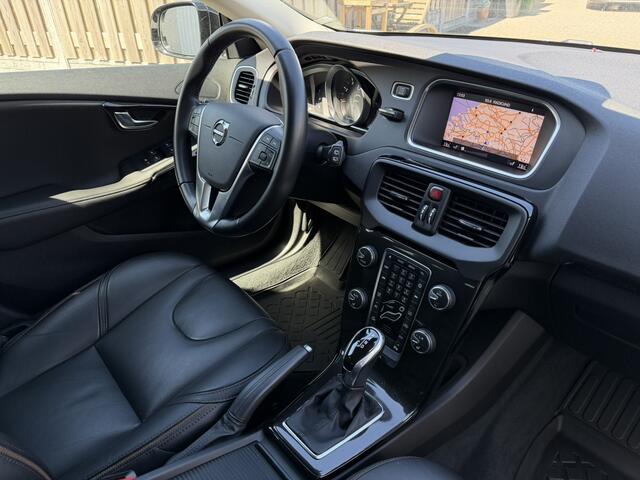 Volvo V40 CROSS COUNTRY 1.5 T3 Dynamic Edition Automaat Clima Leder Memory Led