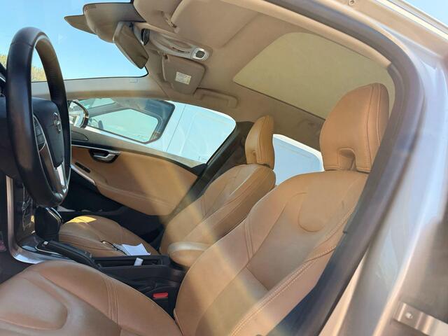 Volvo V40 CROSS COUNTRY 1.5 T3 Polar+ Luxury | 150pk | Leder interieur | Panoramadak | Navigatie | Stoelverwarming |