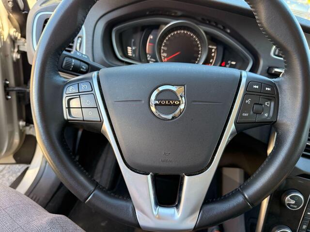 Volvo V40 CROSS COUNTRY 1.5 T3 Polar+ Luxury | 150pk | Leder interieur | Panoramadak | Navigatie | Stoelverwarming |