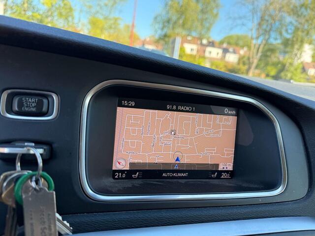 Volvo V40 CROSS COUNTRY 1.5 T3 Polar+ Luxury | 150pk | Leder interieur | Panoramadak | Navigatie | Stoelverwarming |