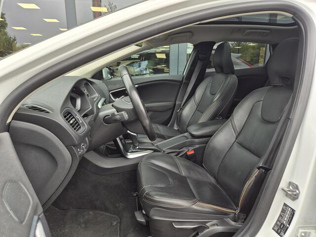 Volvo V40 CROSS COUNTRY 1.5 T3 Polar+ Luxury | Leder | Harmon/Kardon | Dakdragers | Navigatie | Automaat | Dealer onderhouden |